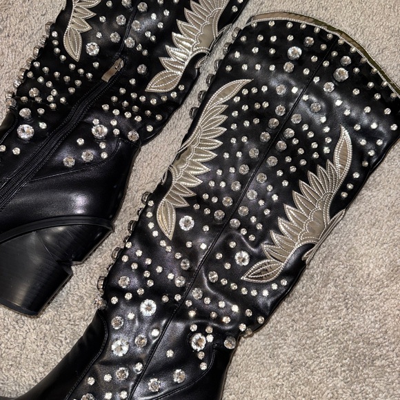 Azalea Wang Upbeat black western boot - Picture 2 of 4